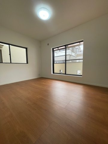 【中古】ふじみ野市西鶴ケ岡リフォーム中古住宅の洋室|2F 6帖洋室です☆
