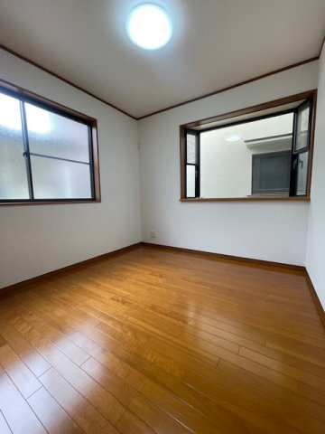 【中古】ふじみ野市西鶴ケ岡リフォーム中古住宅の収納|4.5帖ある納戸スペースです