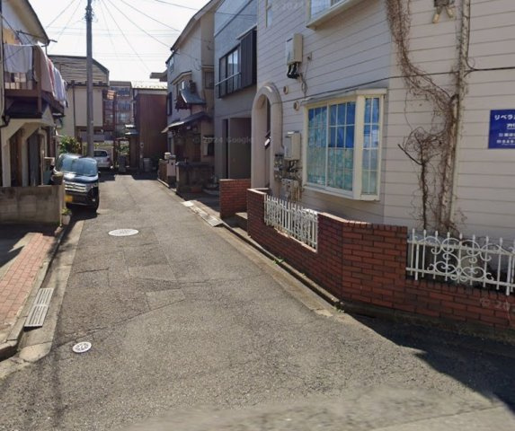 【中古】ふじみ野市西鶴ケ岡リフォーム中古住宅の前面道路含む現地写真|解放感ある角地です