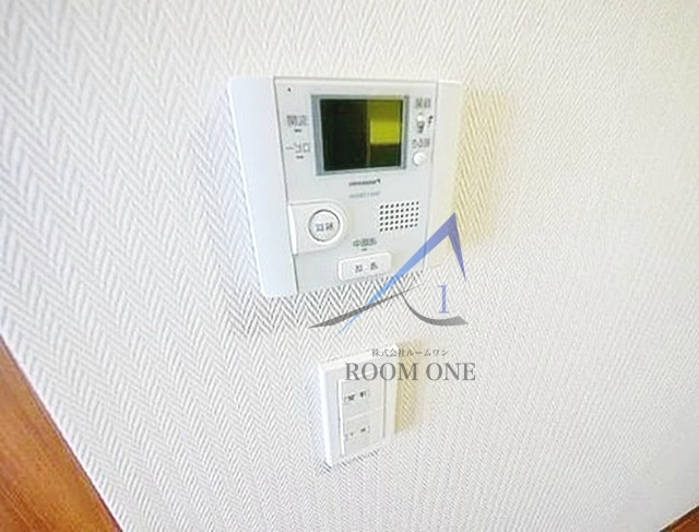 パルメゾン見次公園のセキュリティ|モニター付きインターホンです。