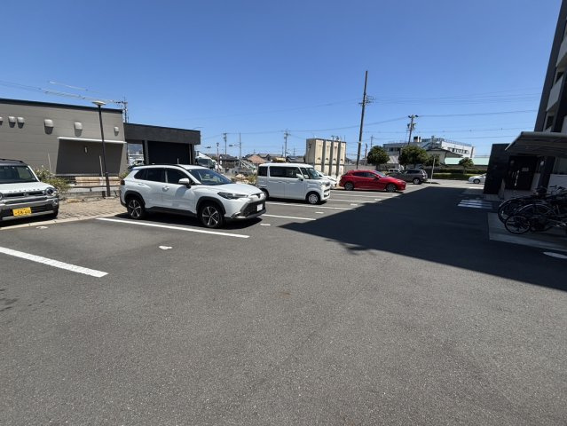 PreciousⅡの駐車場