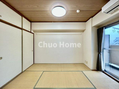 【和室】 | 東大島ファミールハイツ1号棟 | 【和室】近年、和室が減ってきていますが見学中に聞きますとやはり人気が高いようです小さなお子様がいらっしゃる家庭では奥様の家事中にお子様のお昼寝場所にされているようです