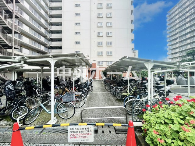東大島ファミールハイツ1号棟の駐輪場|【自転車置き場】最新の空き状況や費用などの詳細は担当スタッフまでお問い合わせください。
