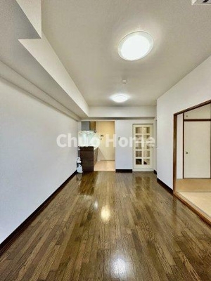 【居間・リビング】 | 東大島ファミールハイツ1号棟 | 【居間・リビング】「ＬＤＫは家族団らんをデザイン」広いＬＤＫでは家族が集まり一緒の時間を過ごせる工夫がされております。何気ない一日の当たり前のひとコマがいつか一生の宝物になります