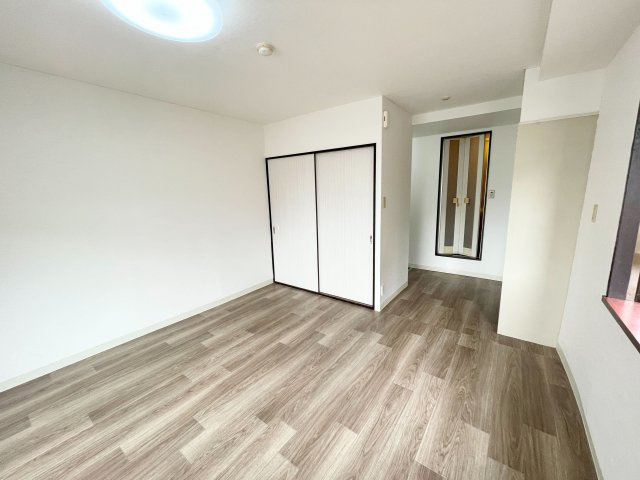 蕨市中央２丁目の賃貸マンションの居間・リビング