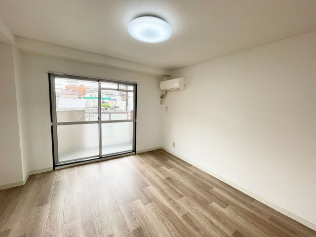 蕨市中央２丁目の賃貸マンションの居間・リビング