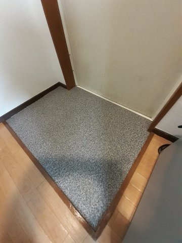 クレールサヤマハイツの玄関