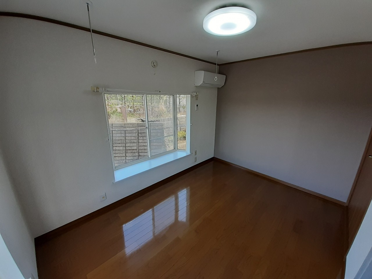 ルフェール城山の洋室