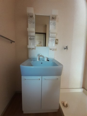 セジュール金子A棟の独立洗面台