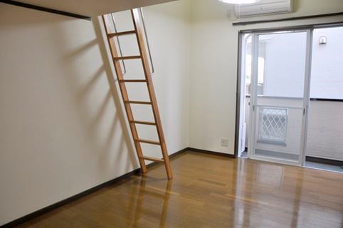 ライラックⅠの居間・リビング