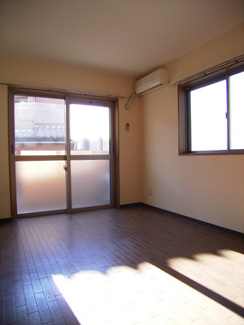 レジェンサンフラワーIの洋室