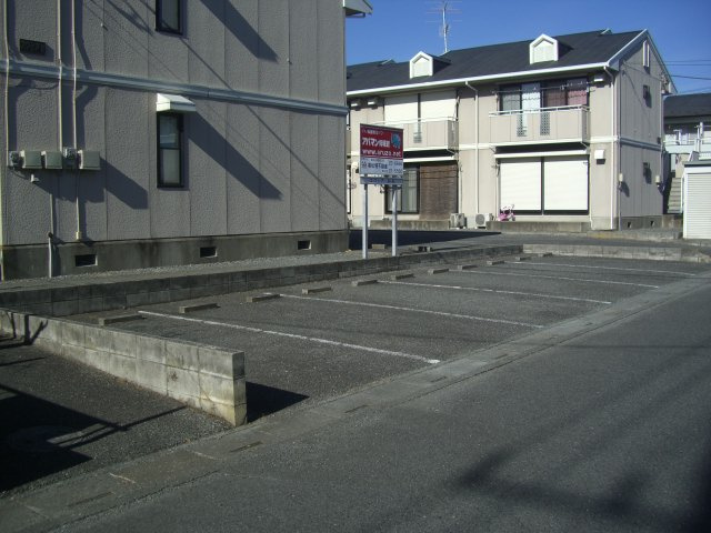 スクエアB棟の駐車場