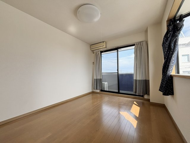 メゾンラベンダー8番館の洋室