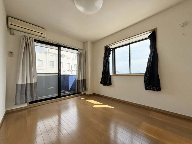 メゾンラベンダー8番館の洋室