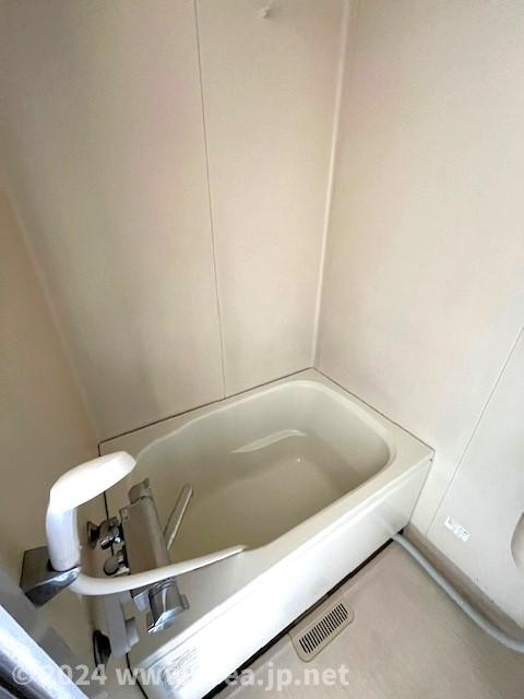 旭ハイツの浴室
