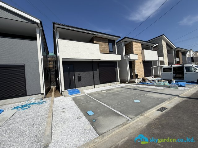 平塚市御殿2期　新築戸建　全5棟4号棟の前面道路含む現地写真