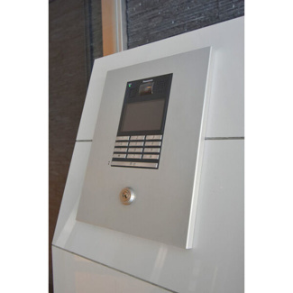 【セキュリティ】 | アドバンス江坂ラシュレ | モニター付きインターホンです