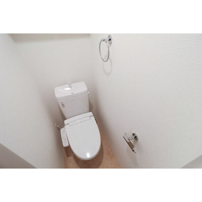 【トイレ】 | アドバンス江坂ラシュレ | 落ち着いた色調のトイレです