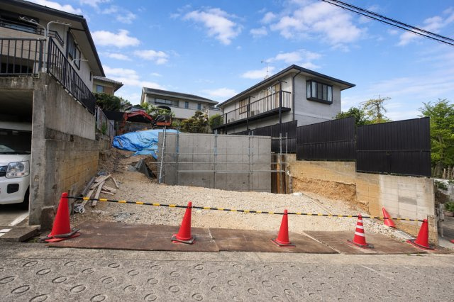 瑞穂区弥富ヶ丘町三丁目土地の前面道路含む現地写真|現地写真（造成工事中）2026年4月18日撮影