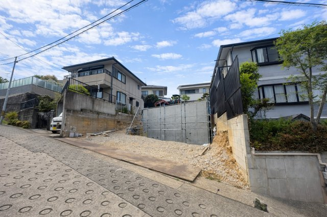瑞穂区弥富ヶ丘町三丁目土地の前面道路含む現地写真|現地写真（造成工事中）2026年4月18日撮影