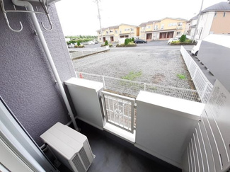 【バルコニー】 | ピュア・ブリーゼ | バルコニー付きです