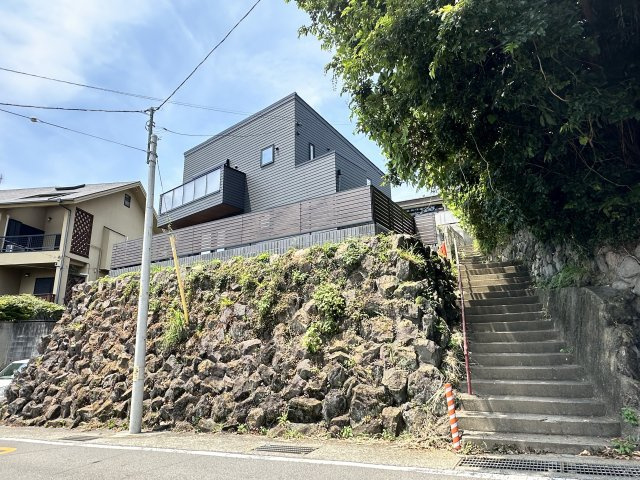 湯河原町　吉浜の前面道路含む現地写真