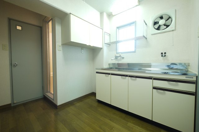 コープエスポワールⅠ棟のキッチン|※写真は別の部屋のものです。