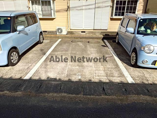 ヤングハウスＥ棟の駐車場