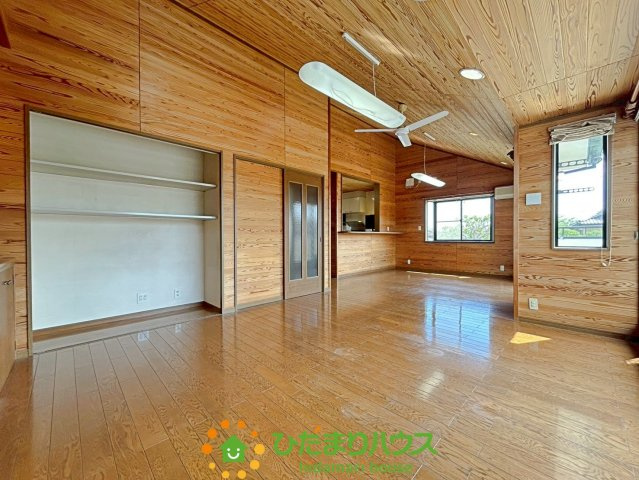 羽生市南羽生1丁目　中古一戸建ての居間・リビング