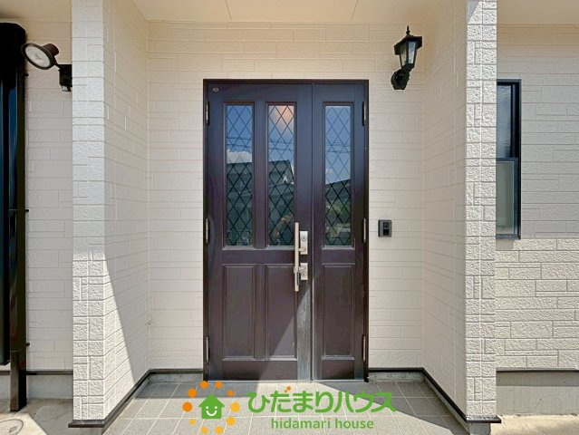 羽生市南羽生1丁目　中古一戸建ての玄関