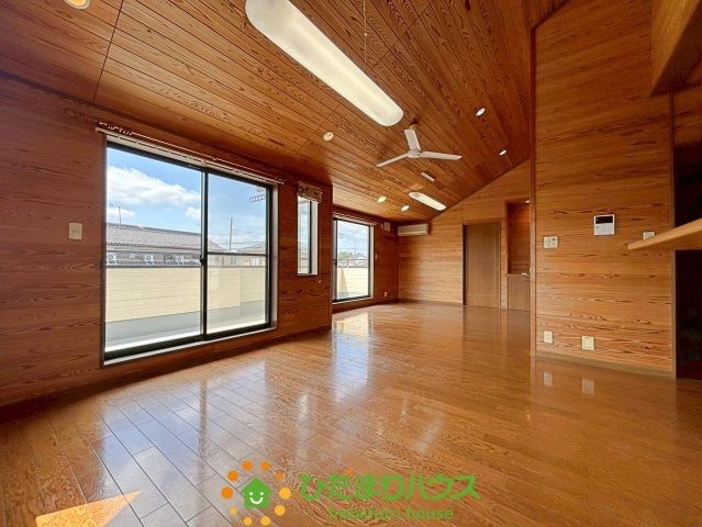 羽生市南羽生1丁目　中古一戸建ての居間・リビング