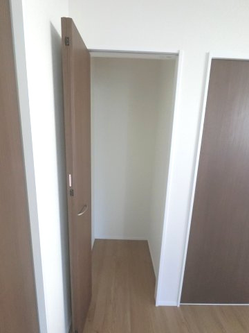 佐賀市本庄町大字本庄7期　2号棟の収納|リビングにも収納スペースあり
