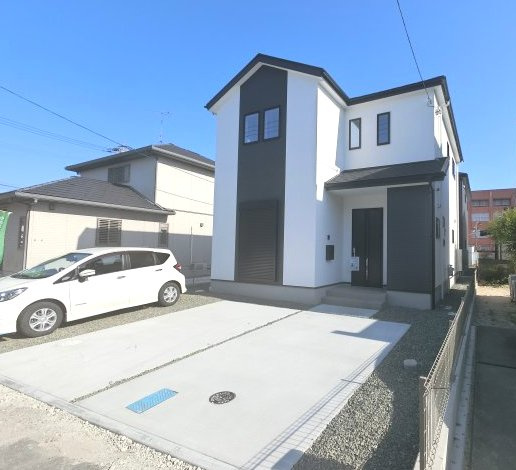 佐賀市本庄町大字本庄7期　2号棟の外観|車は3台駐車可能