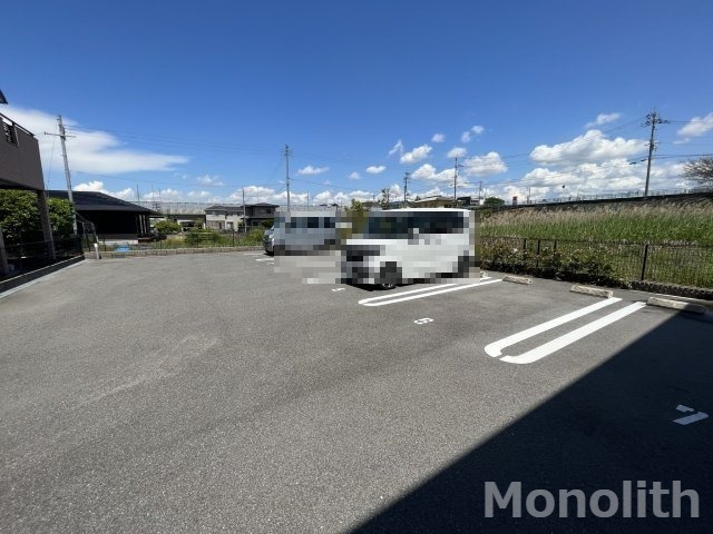 SKルミナーレの駐車場