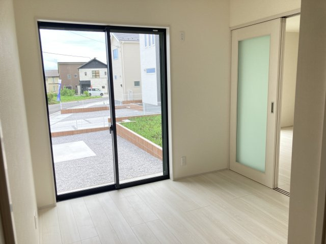 第2中之条町大字伊勢町　新築戸建　3号棟の洋室|1階洋室です