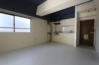 【居間・リビング】 | サンハイツ通町 | DK8帖
