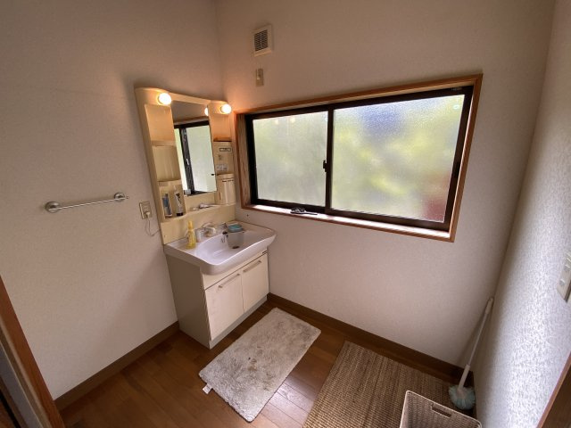丹波市青垣町大稗の中古一戸建の洗面所|脱衣