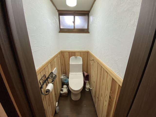 丹波市青垣町大稗の中古一戸建のトイレ