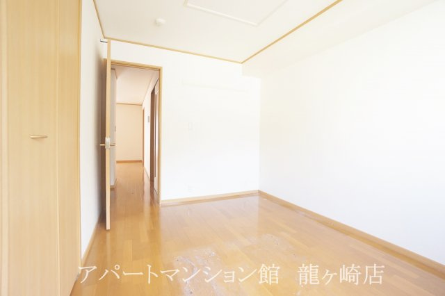 ブリーズ.エアリーの寝室