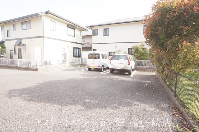 ブリーズ.エアリーの駐車場