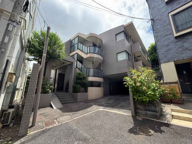 パインクレスト信濃町の外観|生活住環境良好な新耐震基準マンション、パインクレスト信濃町は即日現地案内可能となっておりますので、お気軽にお問い合わせください！