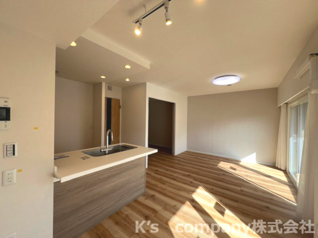 藤沢市片瀬海岸3丁目　ヴィルヌーブ片瀬江ノ島マリンテラス　409号室の居間・リビング|日当たりの良いリビングスペース♪