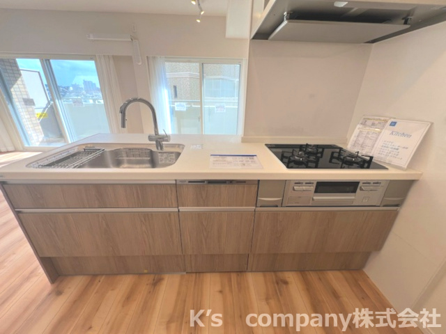 藤沢市片瀬海岸3丁目　ヴィルヌーブ片瀬江ノ島マリンテラス　409号室のキッチン|便利なシステムキッチン♪