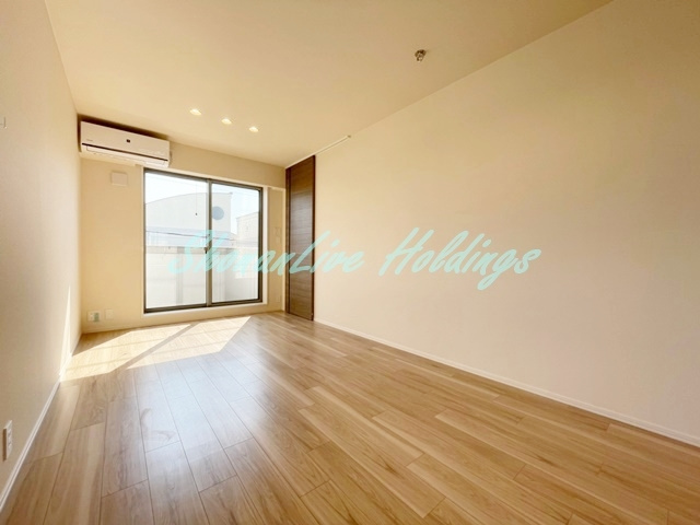 藤沢市鵠沼海岸２丁目のアパートの居間・リビング