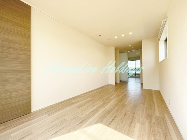 藤沢市鵠沼海岸２丁目のアパートの居間・リビング