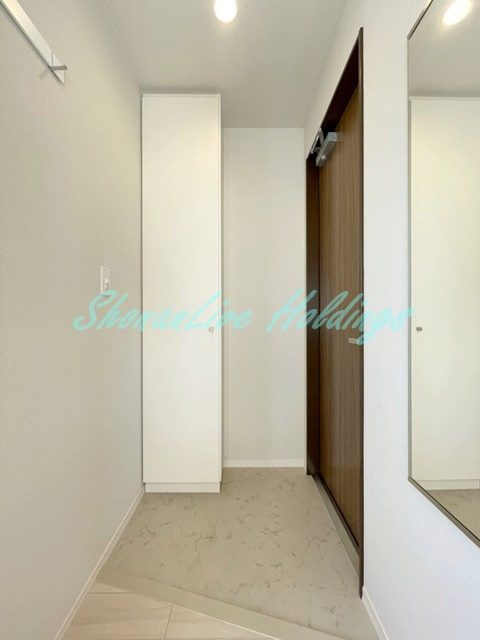 藤沢市鵠沼海岸２丁目のアパートの玄関