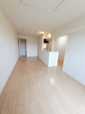 クロスローズⅡの居間・リビング