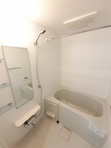 クロスローズⅡの浴室