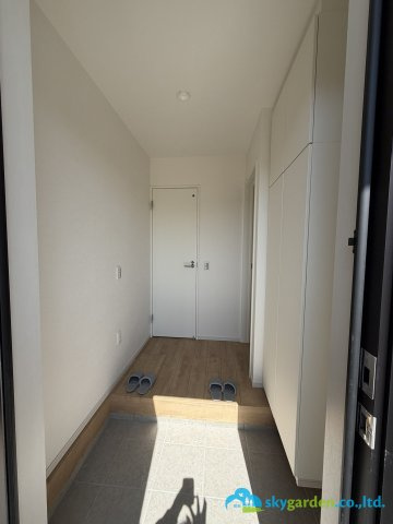 平塚市御殿2期　新築戸建　全5棟2号棟の玄関