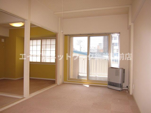 サンライトパレスの居間・リビング